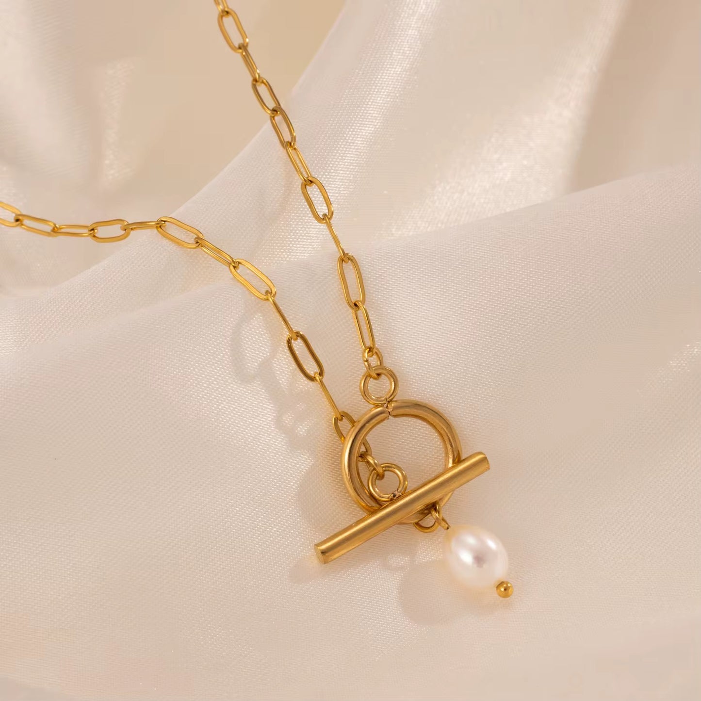 Claire Necklace
