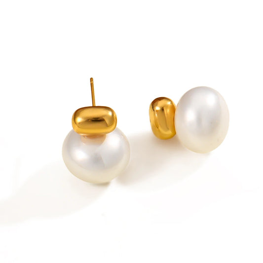 Meg Pearl Earrings