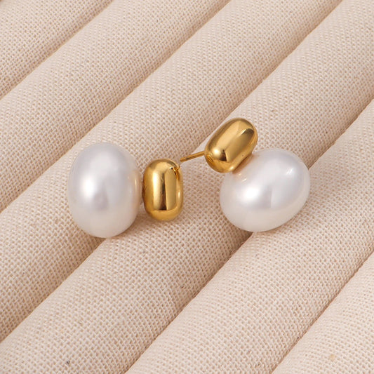 Meg Pearl Earrings